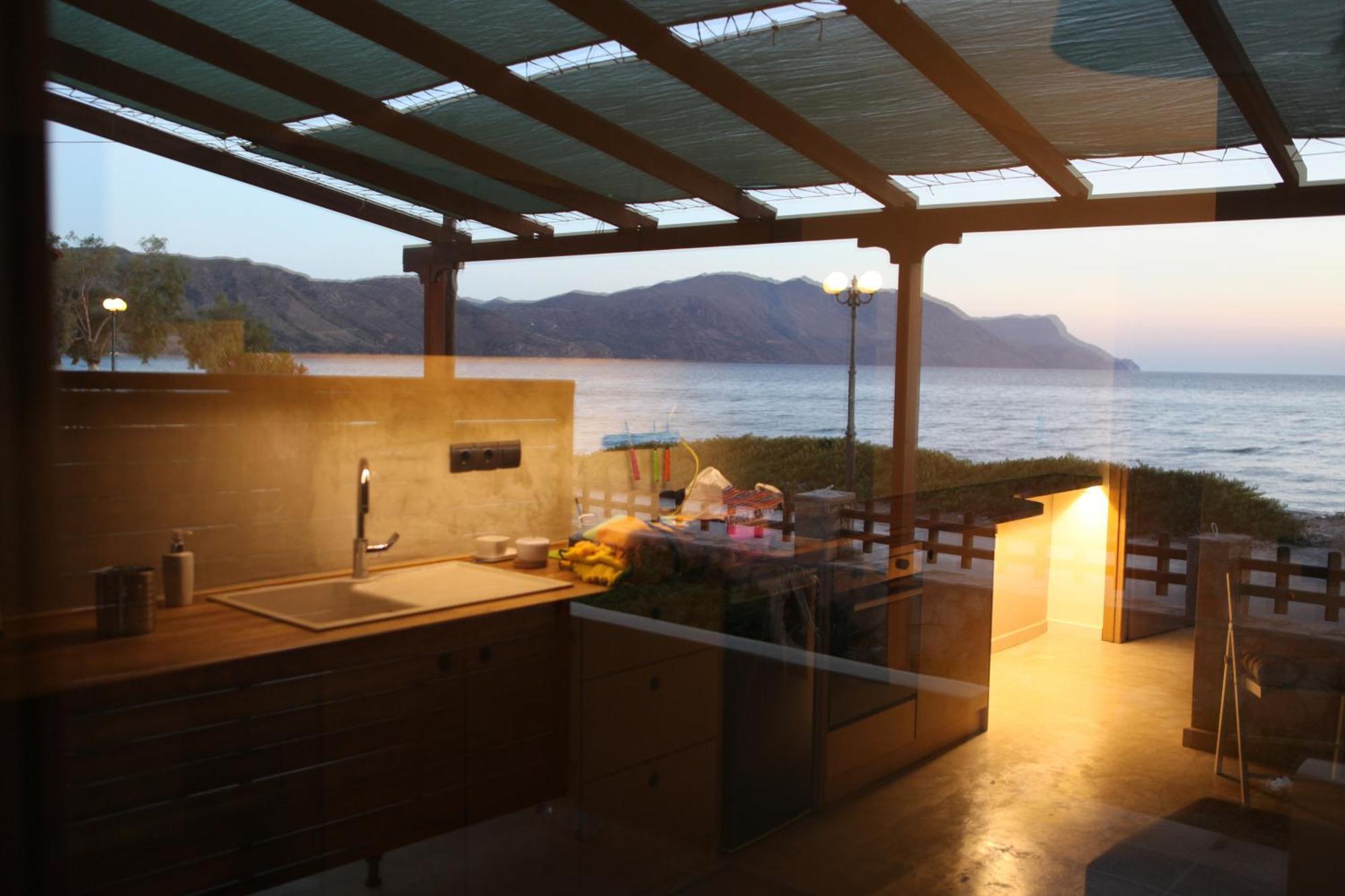 Horizonte Seafront Suites 基萨莫斯 外观 照片